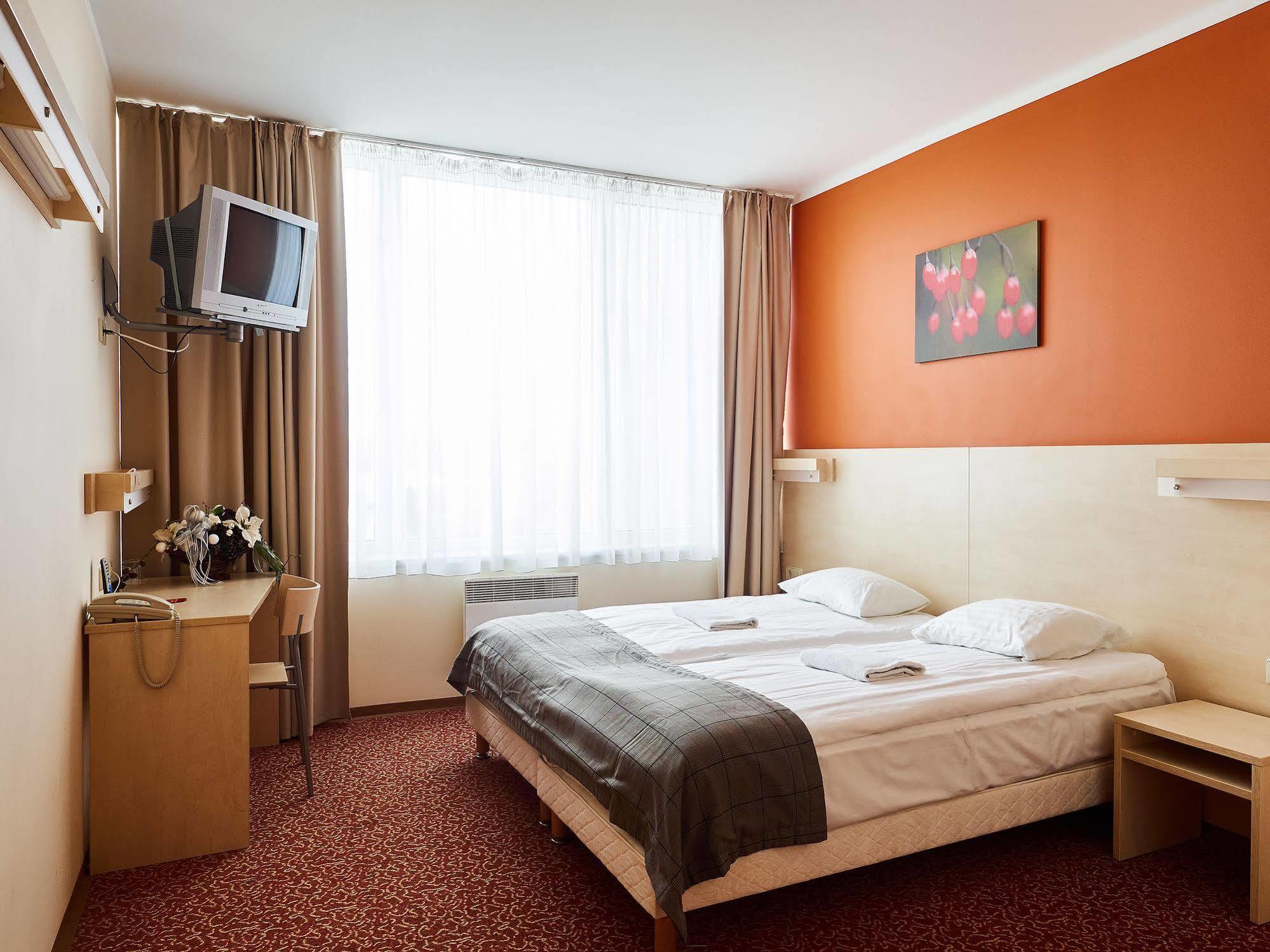 Rija Bauska Hotel Exterior foto